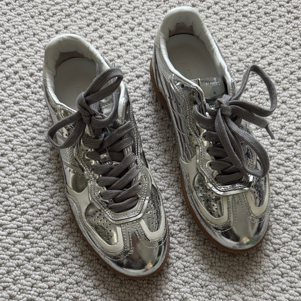 Chrome Alohas Women's Sneakers